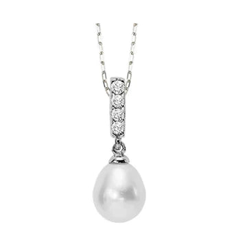 Elegant pearl pendant with diamonds
