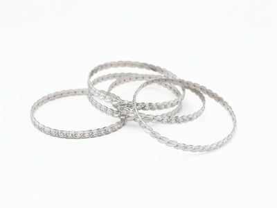 Cherished and Chic: Holiday Jewelry Gifts Your Daughter Will Love