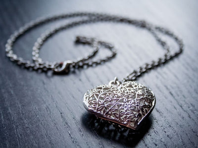 Lockets Cherished Memories: Thoughtful Mother’s Day Gifts