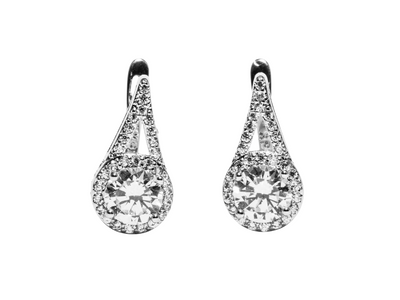 Turn Heads with These Breathtaking Statement Chandelier Diamond Earrings