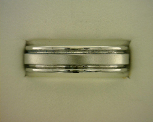Gent's Vitalium Ring Size 9.5
Style: 6 MM Rounded