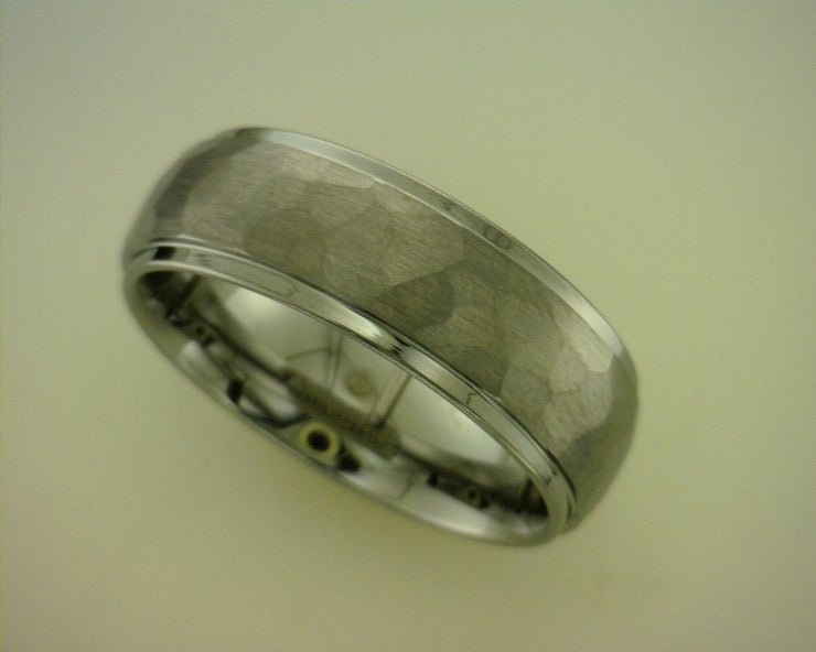 Tungsten Hammered 8Mm Wide Dome Step Edge Ring Siz