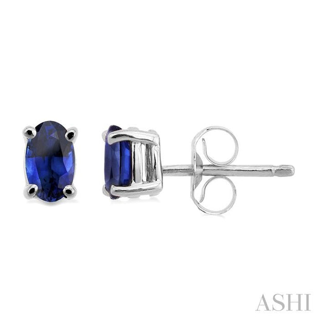 White 18 Karat Sapphire Stud Earrings With 2 = 5.0