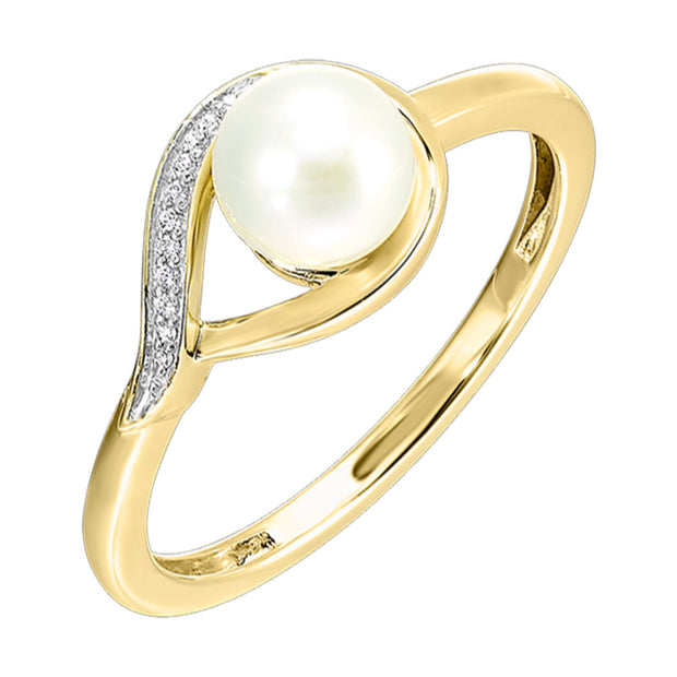 Lady's Yellow 14 Karat Pearl & Diamond Ring With O