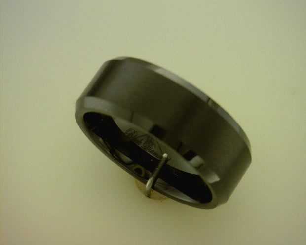 Black Ceramic Ring Size 8
Style: 8mm Beveled edge